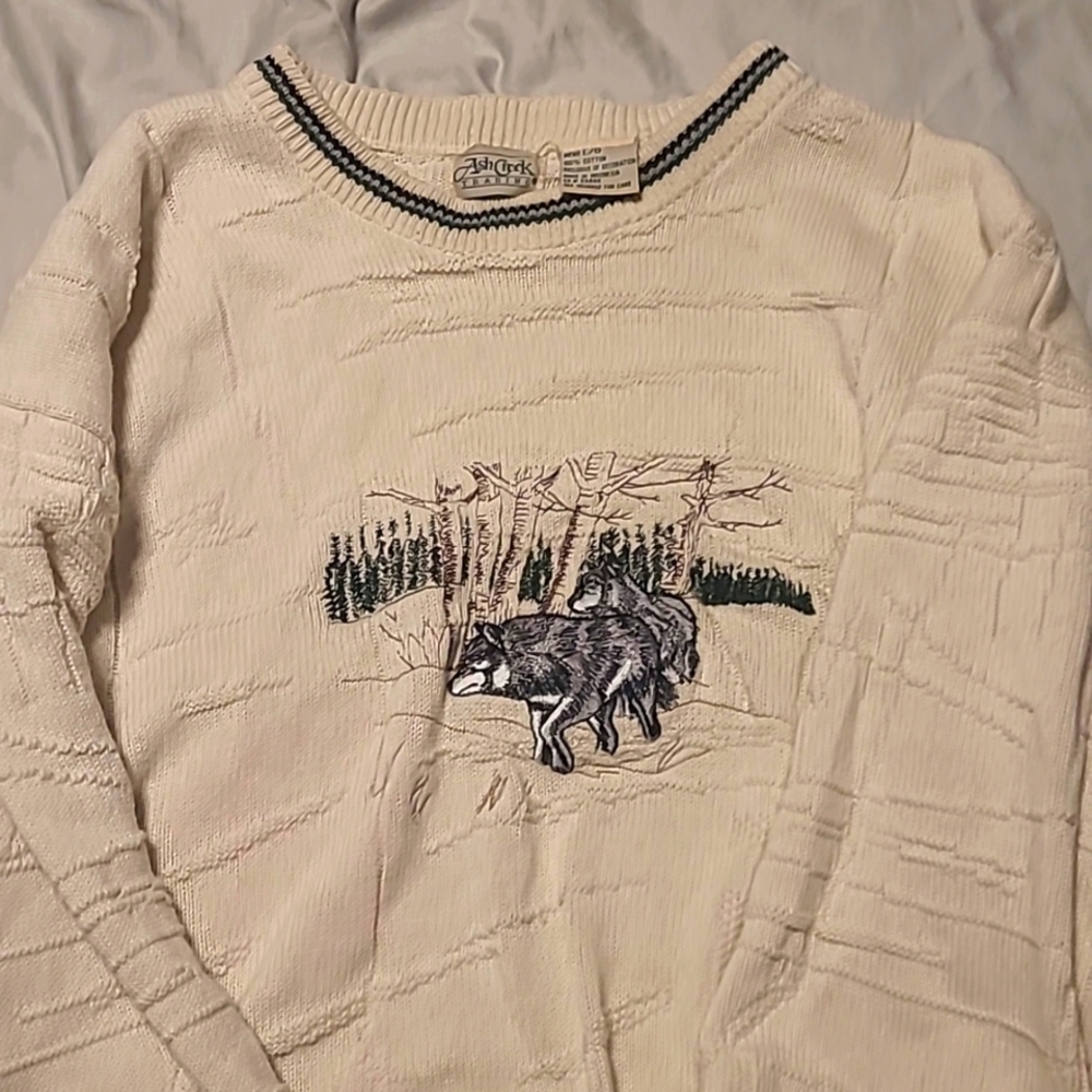 Ash creek trading crew neck